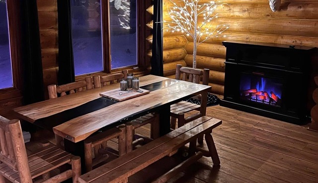 les chalets en bois rond disponibles à la location en toute saison.