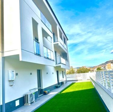 Levante Apartments