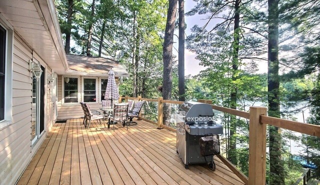 Little Oaks Located on Lake Muskoka