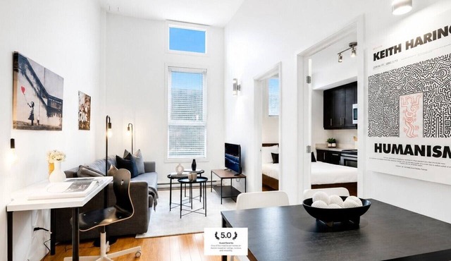 LiV MTL Main Plateau Urban Suites Near Downtown Montreal