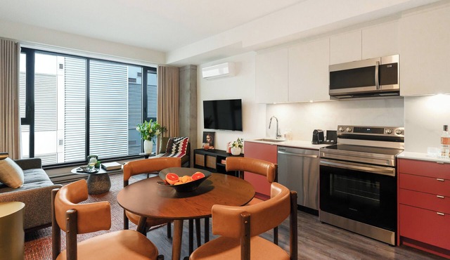 Loft | Courtyard Apartment Old Montreal, Calm Atmosphere, King Bed