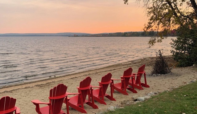 Log Cottage + 2 Log Cabins at Round Lake (6 bdrms; 3 baths, sleeps15)