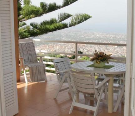 Lomarchi Holiday Home