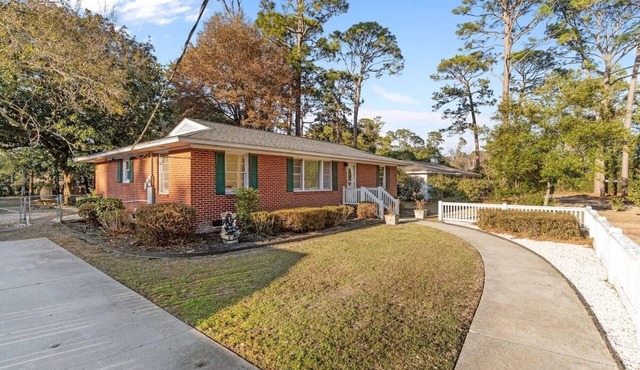 Long Leaf House - Great Mid-Term Rental Location!