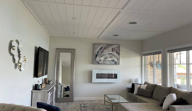 Long term rental only! Gorgeous Lakefront Property on Kalamalka Lake.