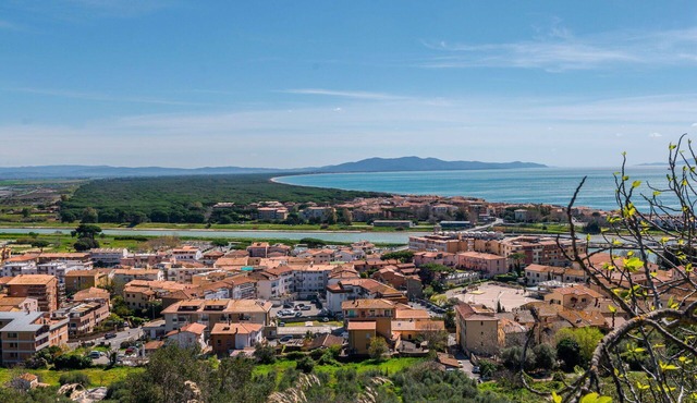 Lovely apartment in villa for 6 people with WIFI, pool, A/C, TV and terrace