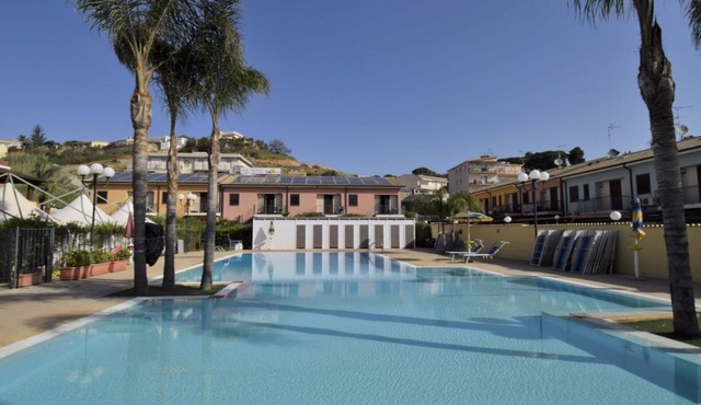Lovely apartment for 4 people with pool, A/C, WIFI, TV and balcony