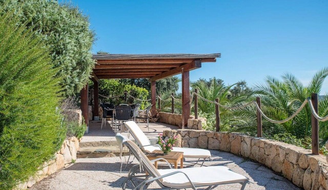 Lovely apartment for 6 guests with A/C, WIFI, pool, TV, patio and pets allowed