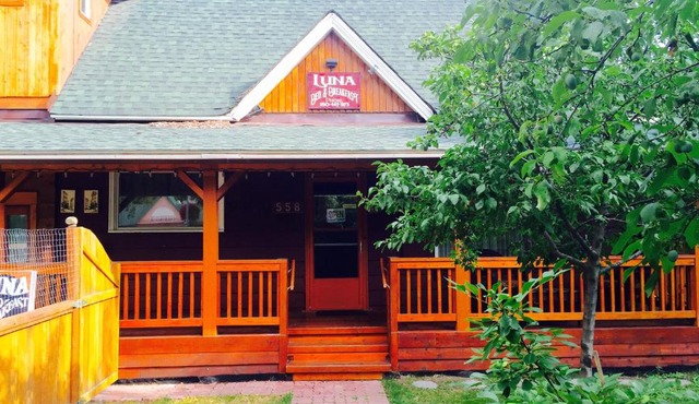Luna Bed & Breakfast