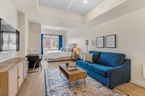 Luxe DownTown King Suite