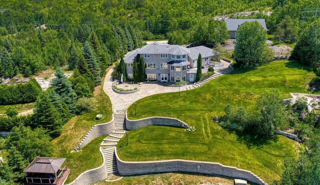 Luxe Lake Front | Sauna | Pool Table | FirePit
