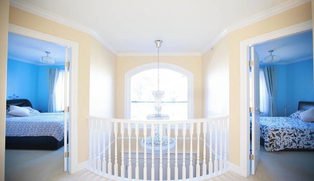 Luxurious 3BR House w/Balcony, Garden in Sunset Vancouver