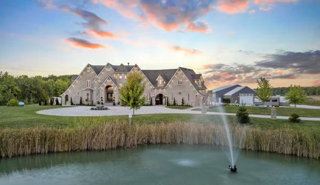 Luxurious Castle Suite - Private & Peaceful Escape