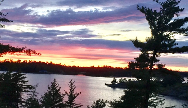 Luxurious cottage for rent on Georgian Bay