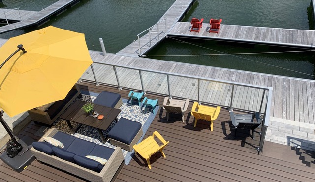 Luxurious Lake front Island Twnhome Friday Harbour