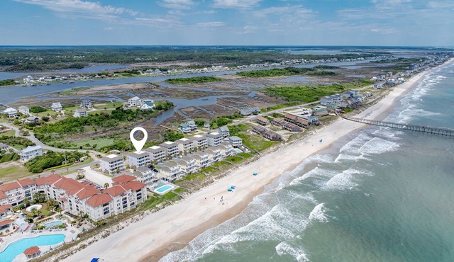 Luxurious Oceanfront B home w/pool, elevator, 6BR, steps to the sand and surf