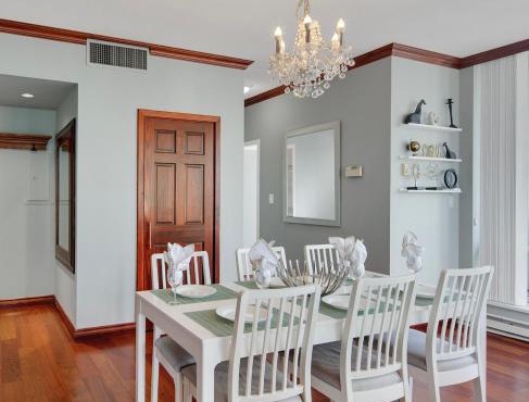 Luxury 2BR Designer Apartment In The Heart Of Downtown!