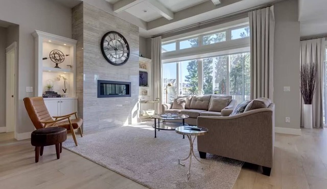 Luxury 4-bedroom 4 bathroom house with Hot Tub in fantastic Lake Country