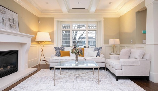 Luxury 4BR 4.5BA Home Near UBC & West Point Grey