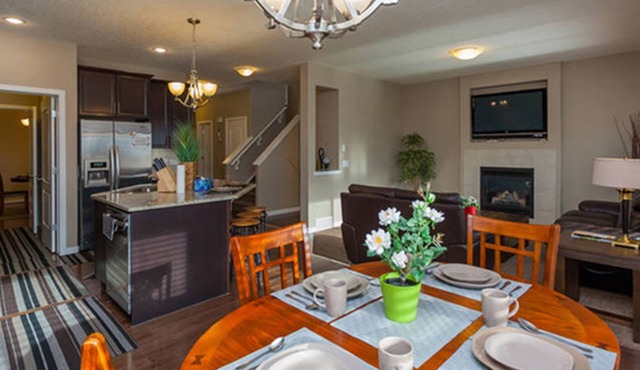 LUXURY & COMFORTABLE HOUSE IN NW. 6BR & 4.5BA. close to AIRPORT.SLEEP UP TO 12.