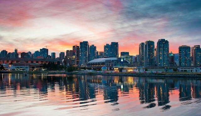 Luxury Condo With Wrap Around Balcony And Panoramic Views Of City And False Creek