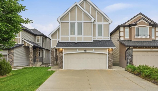 Luxury Cranston Home King Beds 77 TV BBQ