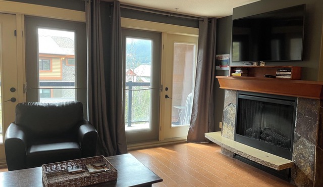 ❤️🌲Luxury Escape w/Superb Views for 6☀️Indoor Pool & Hot Tub☀️