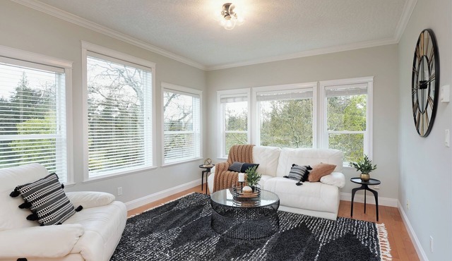 Luxury Home 15 Minutes To Downtown Victoria