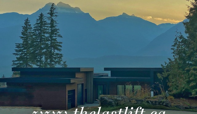 Luxury Modern Home Slope Side on Revelstoke Mountain Resort