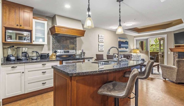 Luxury Mt. Retreat DT Canmore