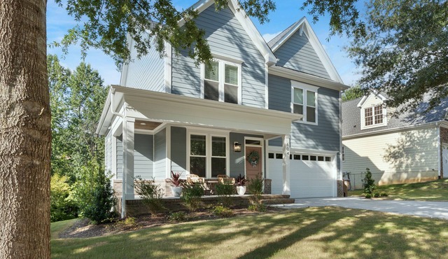 Luxury New Built-Grand Wake Forest Retreat
