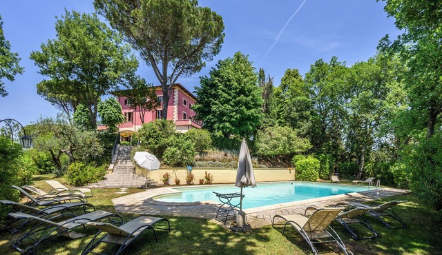 Luxury Villa 25 sleeps AC and pool