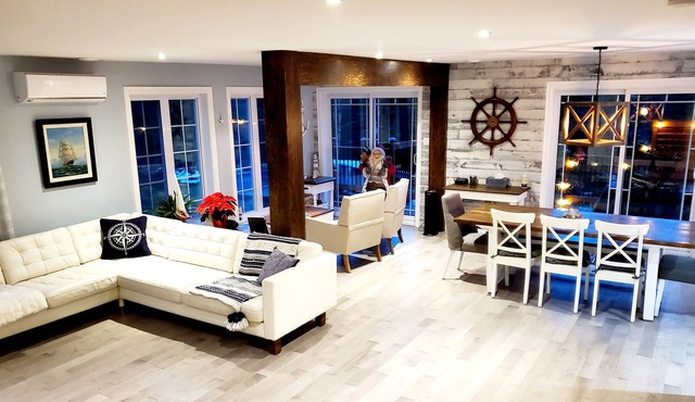 Magnificent large house 5 minutes from Magog