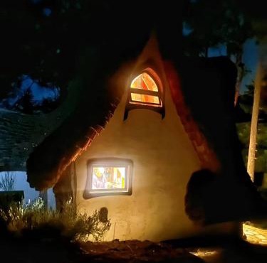 Malahat Fairyland Cottage