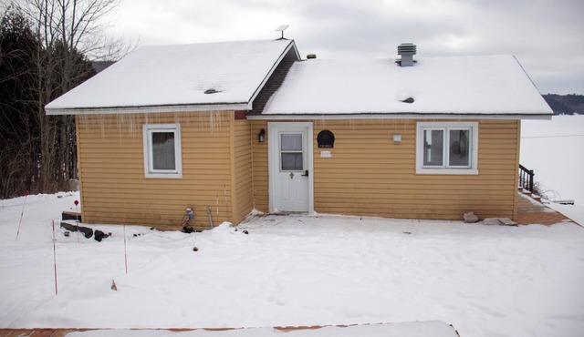 Maple 3Br Lakefront Cottage | Gracefield