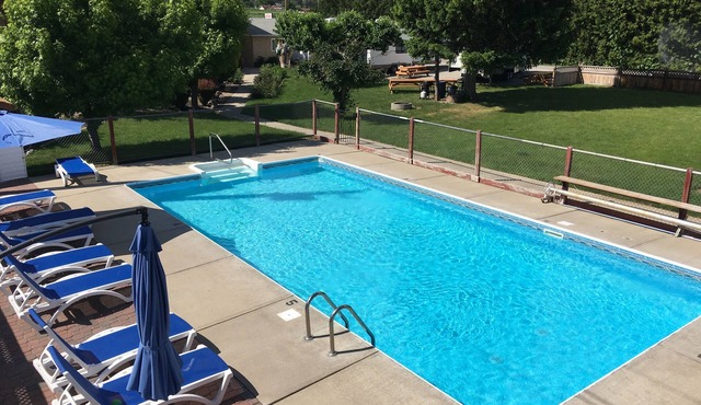 Maple Leaf Motel & RV Resort