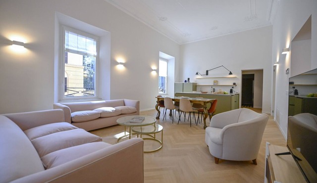 Mariù's exclusive house near Villa Borghese