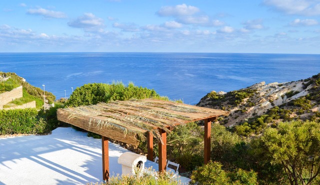 Maridea Ponza Agency - Casa Vairone semi-detached house 100 meters from the sea
