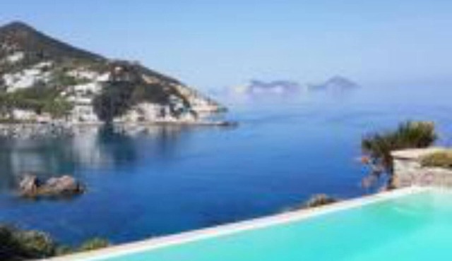 Maridea Ponza -La Caletta Villa with swimming pool and private access to the sea