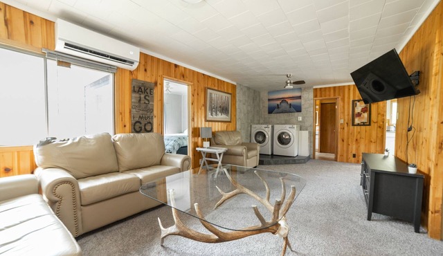Matlock Dunnotar Area Pet Friendly 3 Bed Cottage Across the Road From the Lake