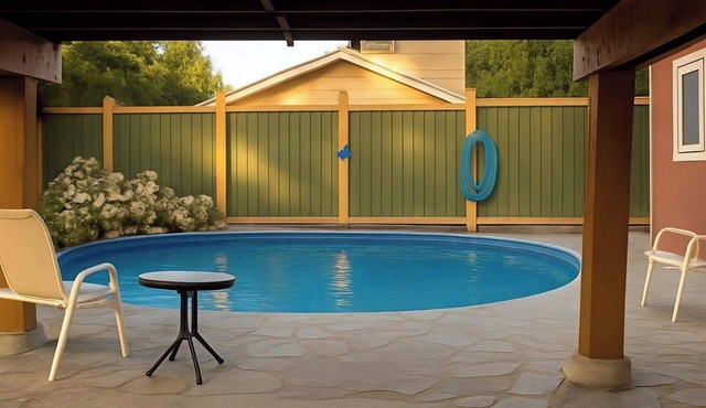 Melrose Haven Private Queen Room with Heated Pool