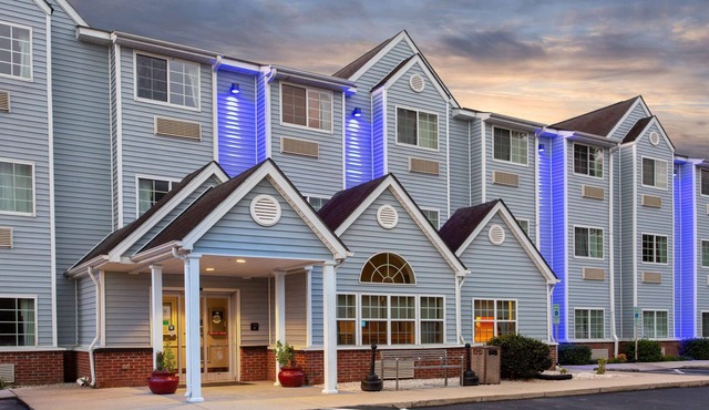 Microtel Inn & Suites by Wyndham Lillington/Campbell Univ