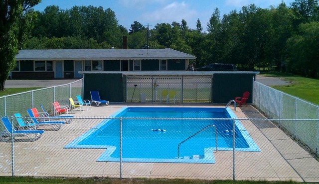 Middleton Motel & Suites