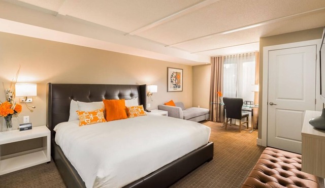 Modern 1-bedroom condo minutes from Blue Mountain