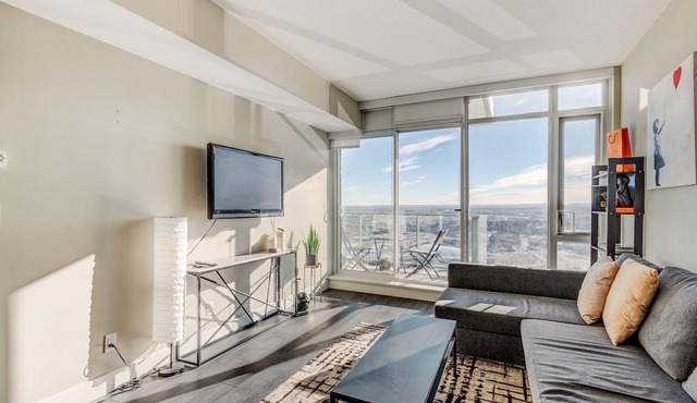 Modern 1Br with Mountain views on the 34th floor