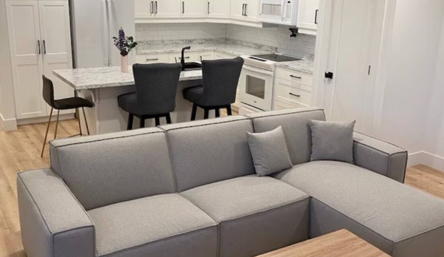 Modern 2 bedroom 2 bathroom w/king beds in Charlottetown