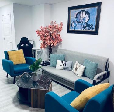 Modern 2 bedroom guest suite