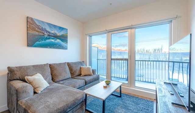 Modern 2BR in Golden w/Stunning MTN Views!