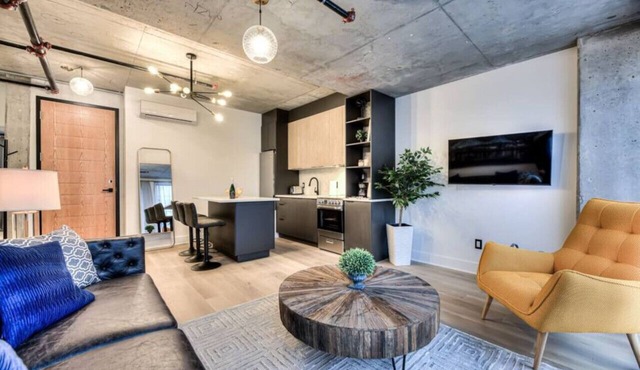 Modern 2BR Suite Old Montreal F3