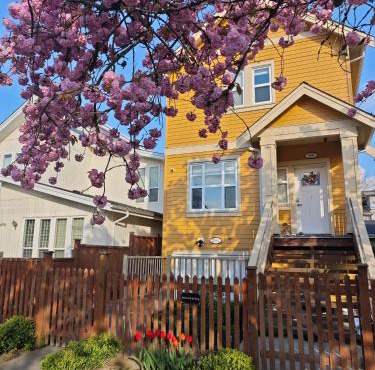 Modern 2BR Suite Steps to SkyTrain